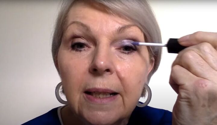 makeup tips for older women how to use color for definition, Appling shimmery liquid eyeshadow