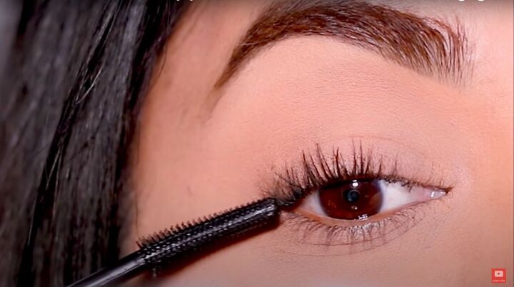 how to stop mascara from smudging easy makeup tips tricks, How do I stop my mascara from smudging