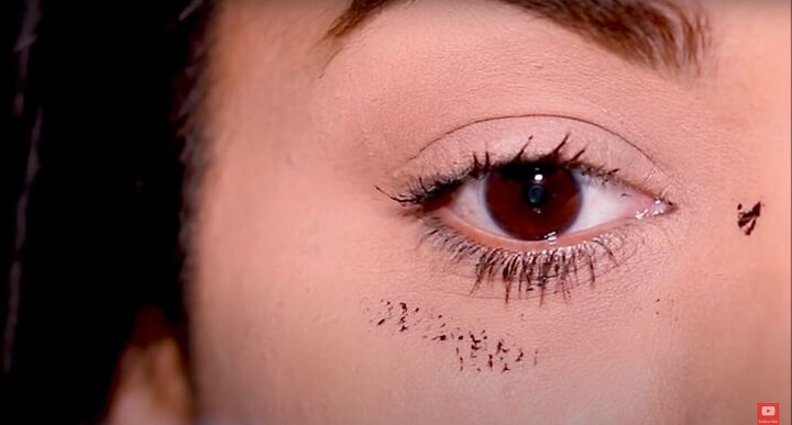 how to stop mascara from smudging easy makeup tips tricks, How to stop mascara smudging under eyes