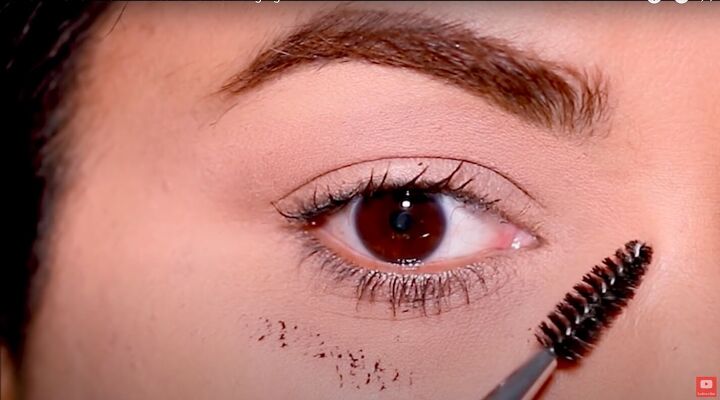 how to stop mascara from smudging easy makeup tips tricks, How to remove a mascara smudge
