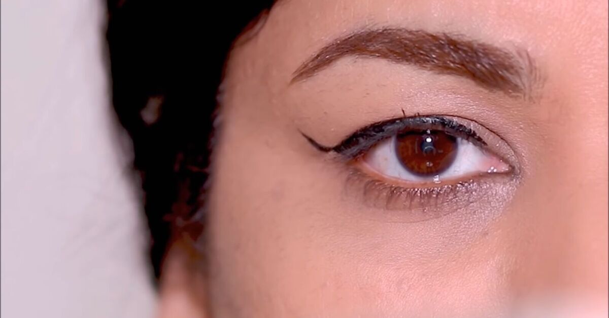 Why Puppy Eyeliner Works For Hooded Eyes & How to Do It | Upstyle