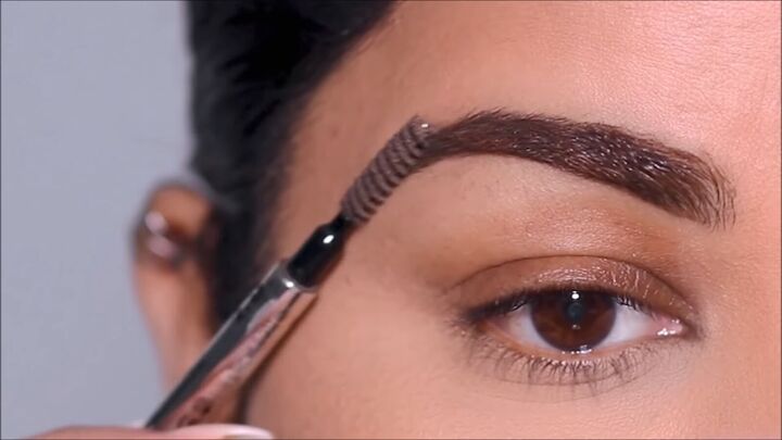 why puppy eyeliner works for hooded eyes how to do it, Defining brows for hooded eyes