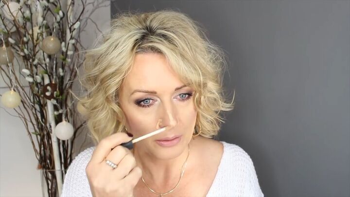 how to touch up makeup the best way to refresh foundation, Touching up makeup with concealer instead of foundation