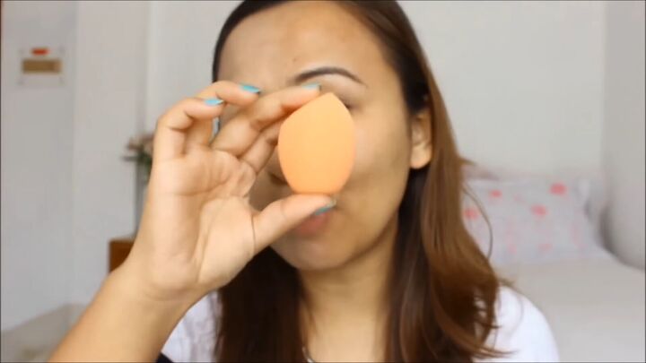 how best to apply liquid foundation with a brush sponge or fingers, Sponge or beauty blender for liquid foundation