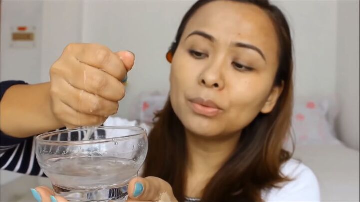 how best to apply liquid foundation with a brush sponge or fingers, Squeezing water out of the makeup sponge