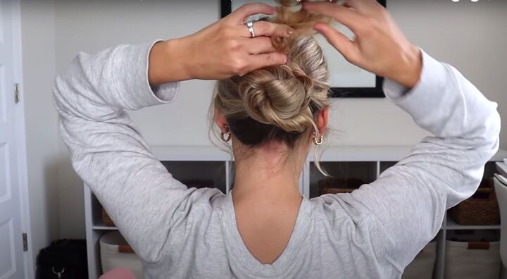 4 quick easy cute 1 minute hairstyles for when you re in a rush, Wrapping the hair around the base of the hair tie