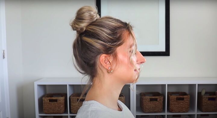 4 Quick, Easy & Cute 1-Minute Hairstyles For When You're in a Rush | Upstyle 4 Quick, Easy & Cute 1-Minute Hairstyles For When You're in a Rush | Upstyle