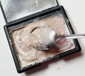 How To Save Broken Powder Make Up Upstyle   How To Save Broken Powder Make Up 