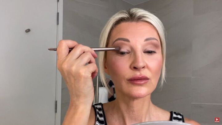 do you have droopy or hooded eyes try this eye lift makeup trick, How to lift eyes with makeup