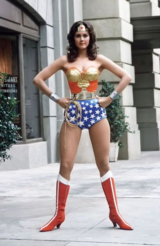 how to look put together polished 20 essential styling tips, Wonder Woman stance