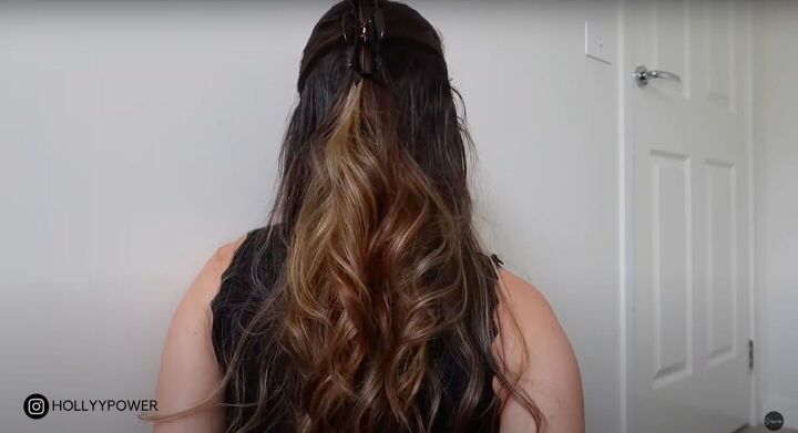 7 basic hairstyles for medium to long hair that always look cute, Back of the hair with the banana clip