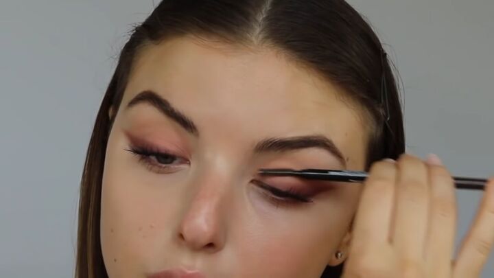 how to create a sweet soft glowy spring makeup look, How to remove mascara smudges