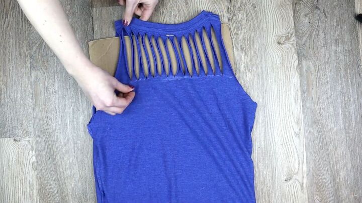 3 cool t shirt cutting ideas that are completely no sew, Stretching the slots lengthwise