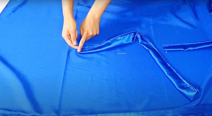 how to sew a kaftan dress with a boat neck without using a pattern, Pinning the waist ties to the dress