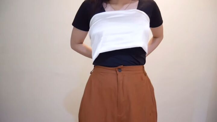 how to make an easy diy o ring top you can wear 6 different ways, Wrapping the fabric across the chest