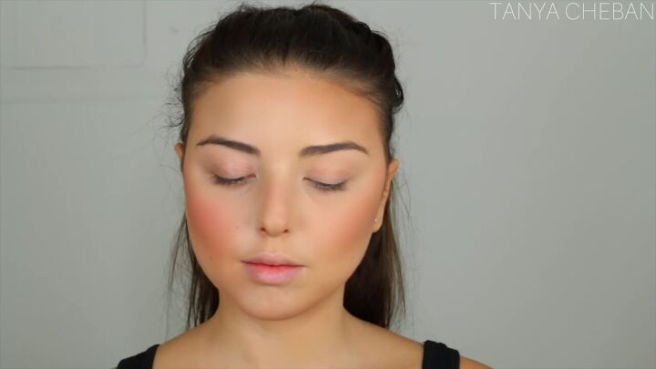 12 common dramatic makeup mistakes how you can fix them, Different ways to apply blush