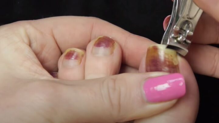 how to give yourself an amazing toenail makeover at home, Clipping toenails