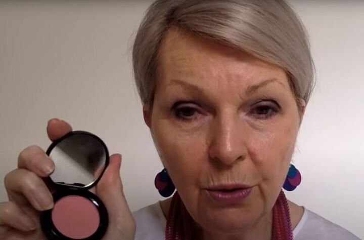 how to choose apply the best blush for mature skin, How to choose the right blush