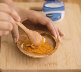 5 smart simple beauty hacks using vaseline you need to know about, Mixing turmeric and Vaseline