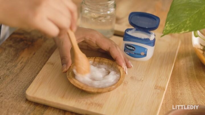 5 smart simple beauty hacks using vaseline you need to know about, Mixing Vaseline with aloe vera