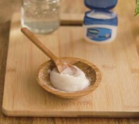 5 smart simple beauty hacks using vaseline you need to know about, DIY foot mask with aloe vera and Vaseline
