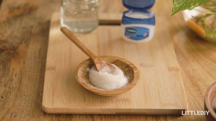 5 smart simple beauty hacks using vaseline you need to know about, DIY foot mask with aloe vera and Vaseline
