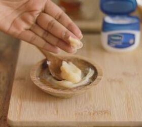 5 smart simple beauty hacks using vaseline you need to know about, Vaseline and honey mixture for dry chapped lips