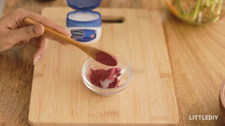 5 smart simple beauty hacks using vaseline you need to know about, Adding beetroot powder to Vaseline