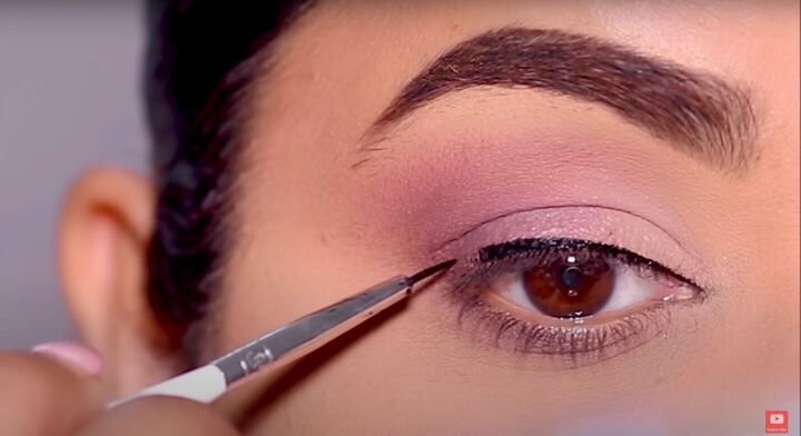 how to do seamless disappearing eyeliner for hooded eyes, Drawing eyeliner for hooded eyes