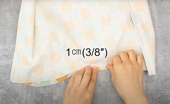 how to sew super easy diy reusable grocery bags, Finishing the top of the bag