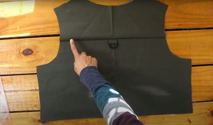 how to make a utility vest with multiple pockets, Sewing the back of the DIY utility vest