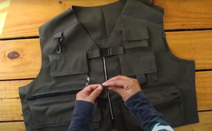 how to make a utility vest with multiple pockets, Sewing the closings to the vest