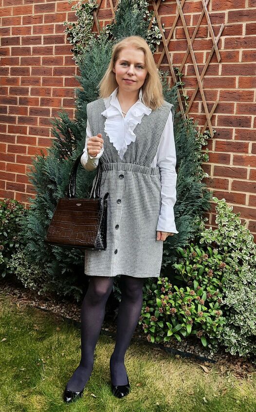 how to wear a pinafore dress in winter 11 Pinafore dress ideas