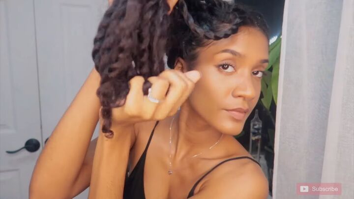 how to get the juiciest mini twists on long natural hair, Scrunching the mini twist ends for curl definition