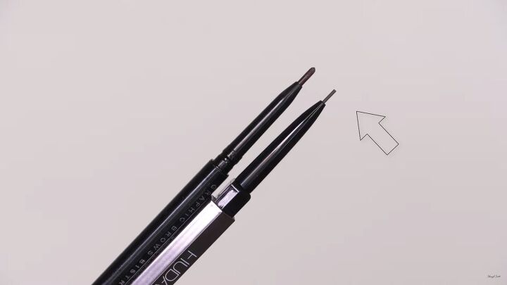 how to draw individual hair strokes using a brow pencil, Comparison between regular and thin eyebrow pencils