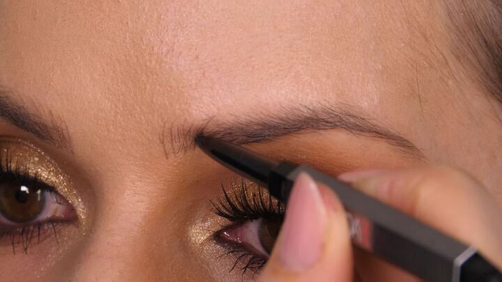 how to draw individual hair strokes using a brow pencil, Drawing hair strokes at the base of the brows