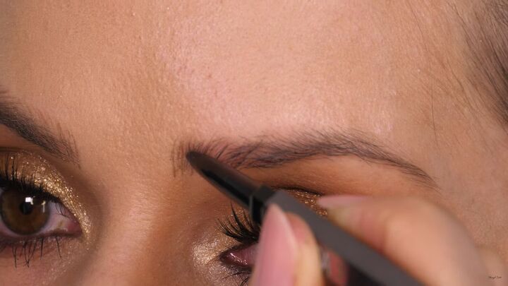 how to draw individual hair strokes using a brow pencil, Filling between the lines with a lighter hand