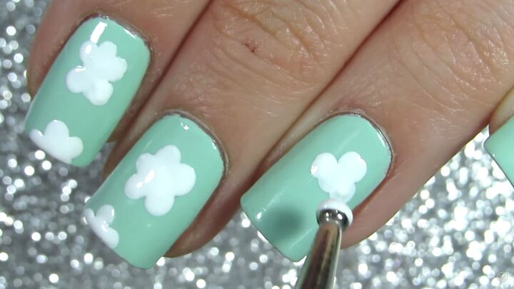 how to do adorable daisy nails for spring in 5 easy steps, Bright spring nails