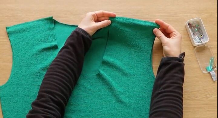 diy how to make a cozy zip sweatshirt, joining the front and back shoulder pieces