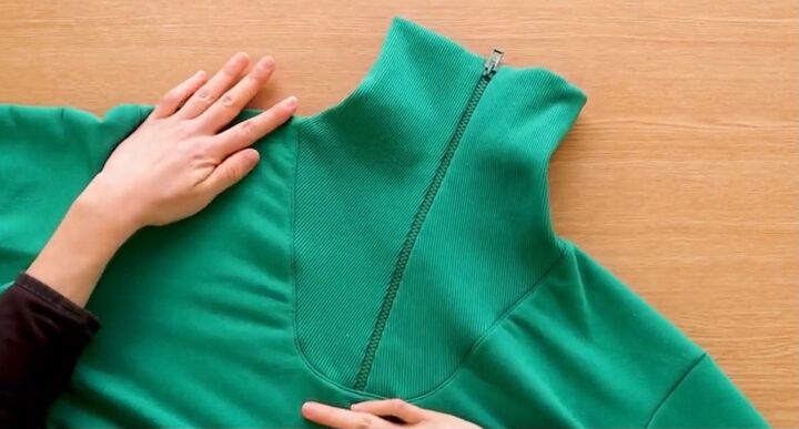 diy how to make a cozy zip sweatshirt, sweatshirt collar topstitch