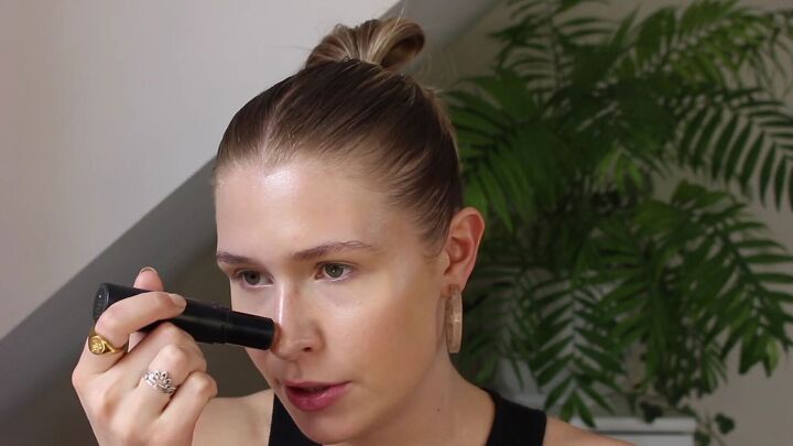how to create a glowy bronze makeup look for spring summer, Adding contour to the bridge of the nose