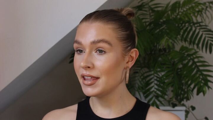 how to create a glowy bronze makeup look for spring summer, Glowy bronze makeup
