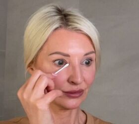 How To Hide Dark Circles Under Eyes 8 Key Tips For Women Over 50 Upstyle