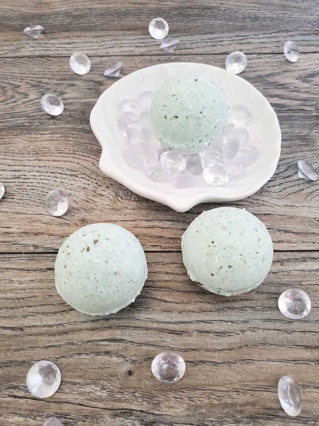 Easy DIY Eucalyptus Bath Bombs | Upstyle