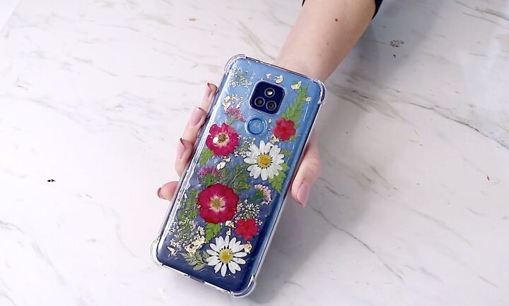 Spring Phone Cases Simple How to Easily Make a Pretty Pressed Flower Phone Case For Spring | Upstyle