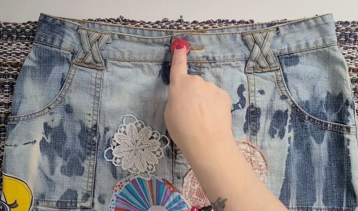 how to make a cute diy tassel skirt out of 2 dollar store rag rugs, Lining up the skirt with the center of the rugs