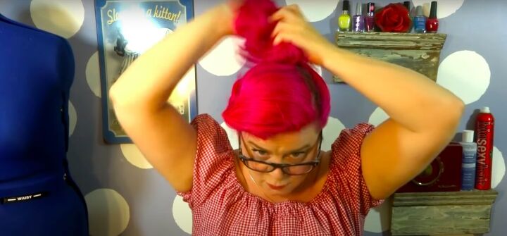 how to do a cute easy rockabilly hairstyle with a bandana, Applying pomade to the ponytail