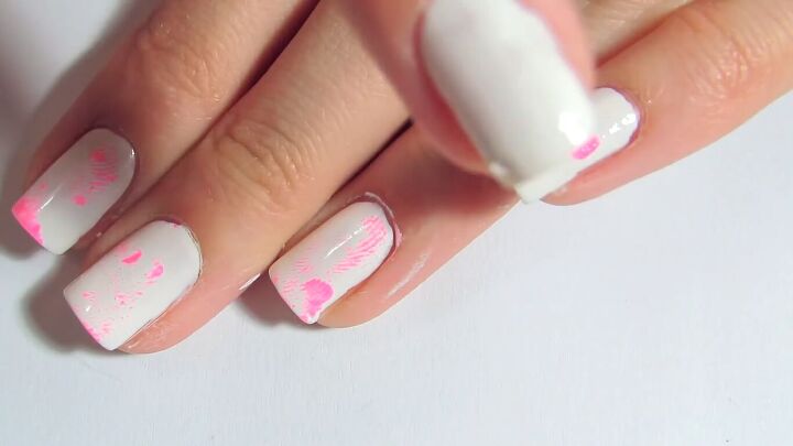 how to create cute nail art by painting nails with fingers, Patting the nail polish onto nails with fingertips