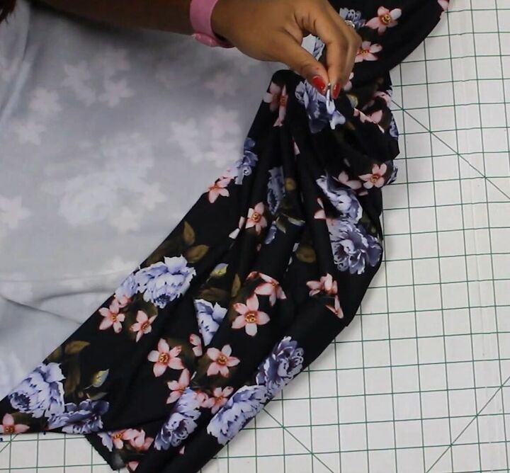 how to make a trendy diy kimono jacket from scratch, Pinning the trim to the neckline
