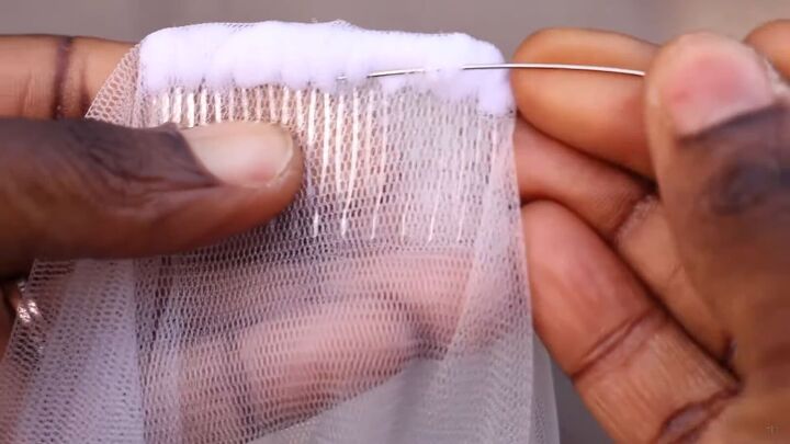 3 pretty diy wedding veils you can make in just 15 minutes, Weaving the headpin through the comb